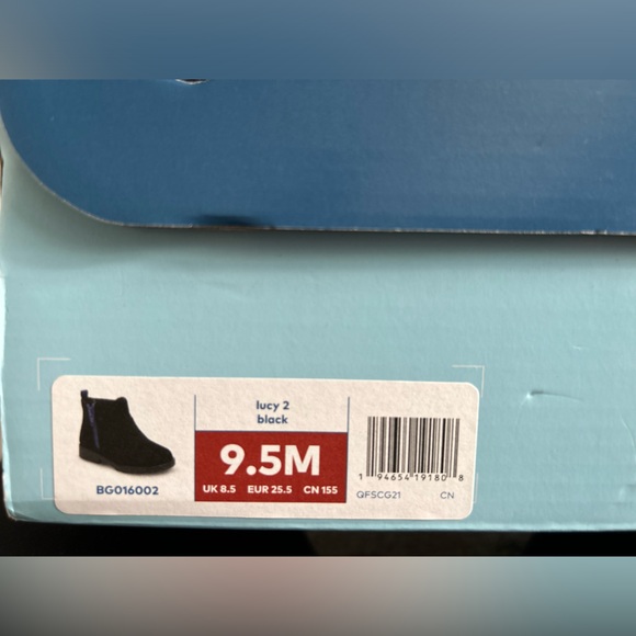 Toddler 9.5 Stride Rite ankle boots - Picture 2 of 4